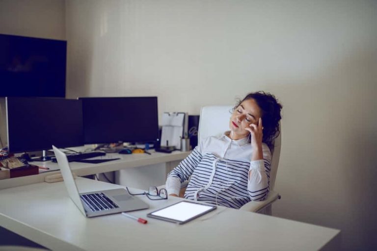 How To Sleep In Your Office Chair Comfortably (And Don’t Get Caught
