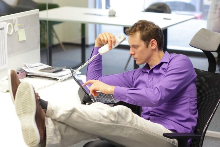 Can my Office Chair Cause Hip Pain? To Ergonomics