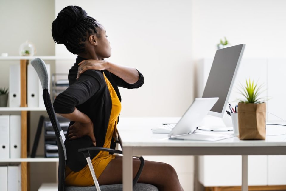 10 Signs of Bad Office Chairs To Ergonomics