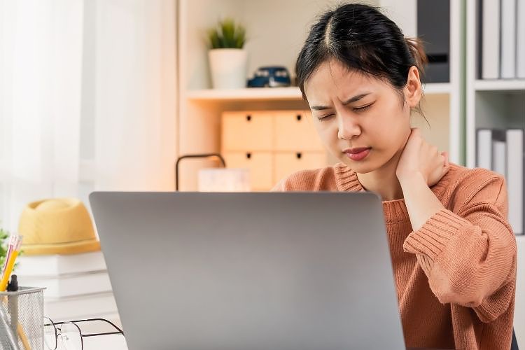 Can a Bad Office Chair Cause Neck Pain?