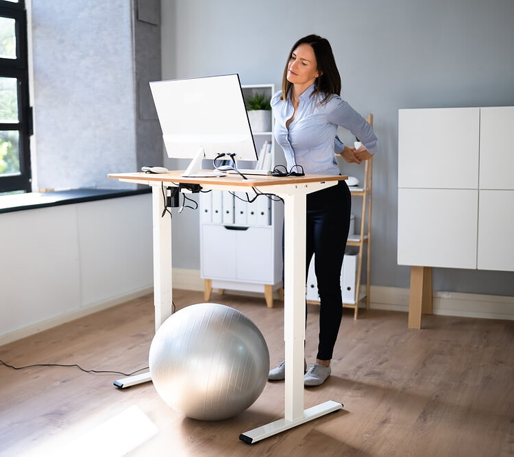 are-standing-desks-good-for-scoliosis-to-ergonomics