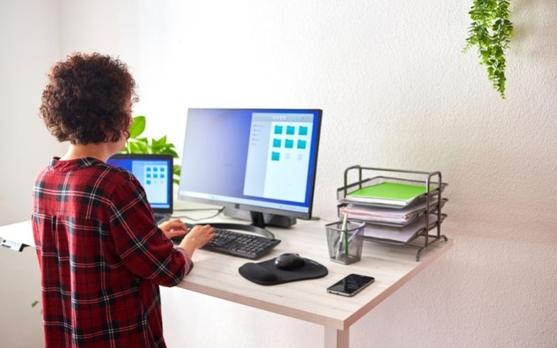 Does a Standing Desk Make Differences?