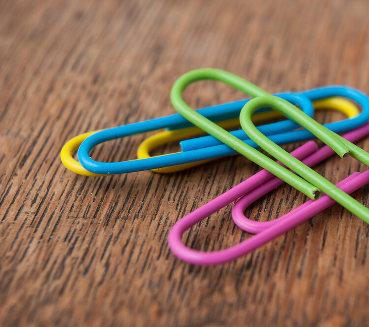 Multi-color paperclips