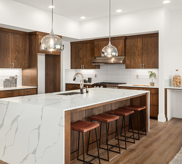 A white and woody kitchen