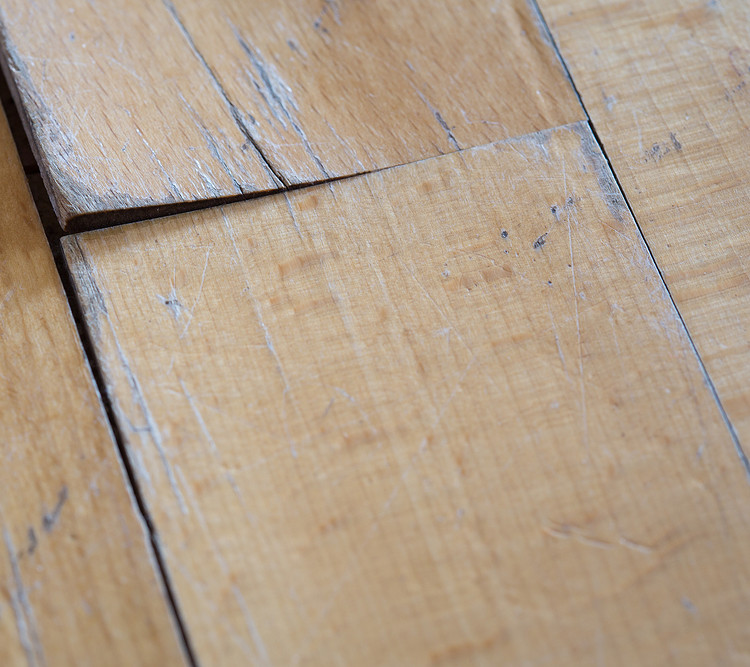 Bad wood Floor Surface