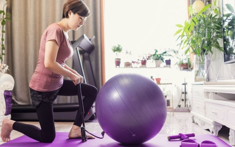 Inflate exercise balls 